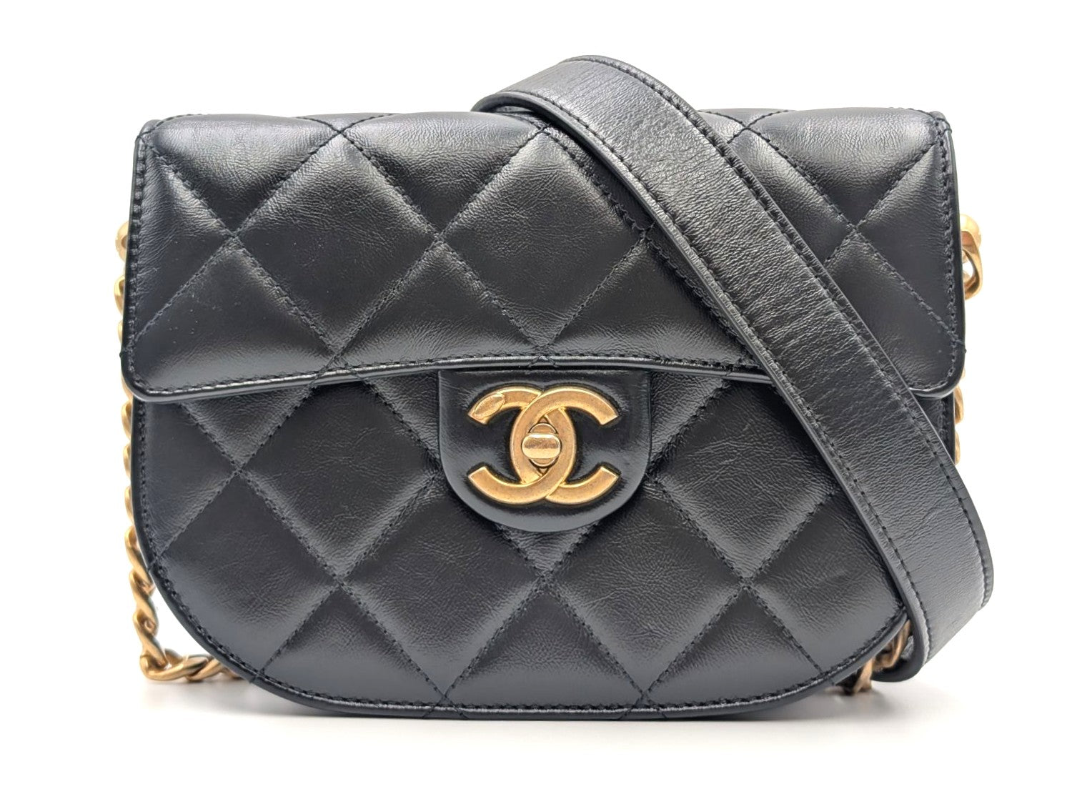 CHANEL マトラッセ チェーンショルダーバッグ