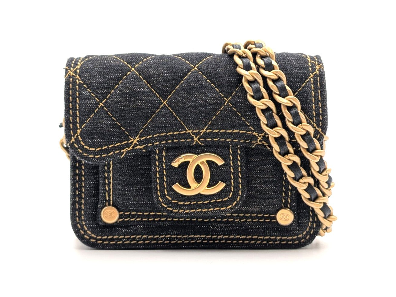 CHANEL ミニミニマトラッセ チェーンショルダーバッグ