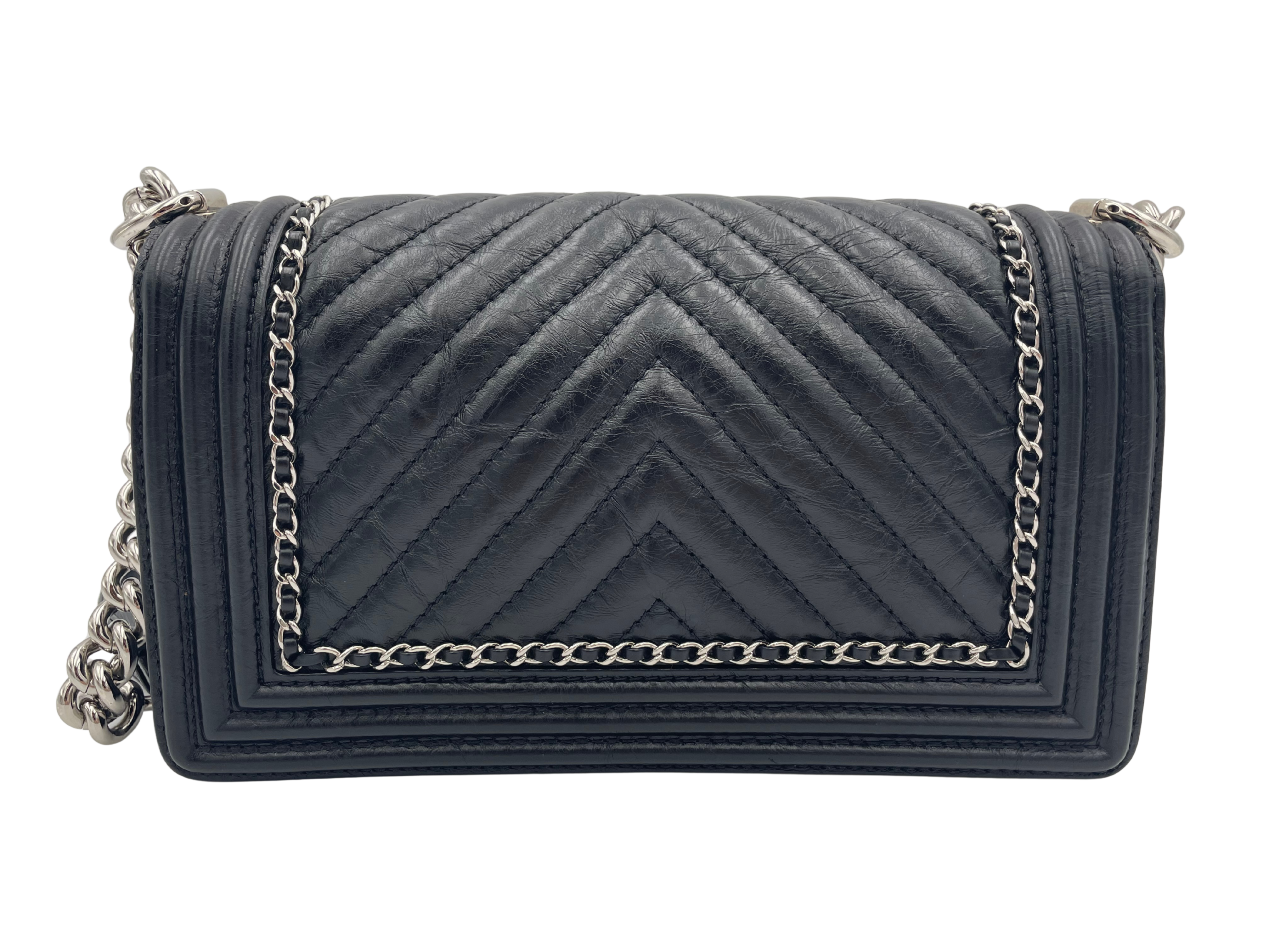 CHANEL ボーイシャネル Vステッチ シェブロン ショルダーバッグ A67086