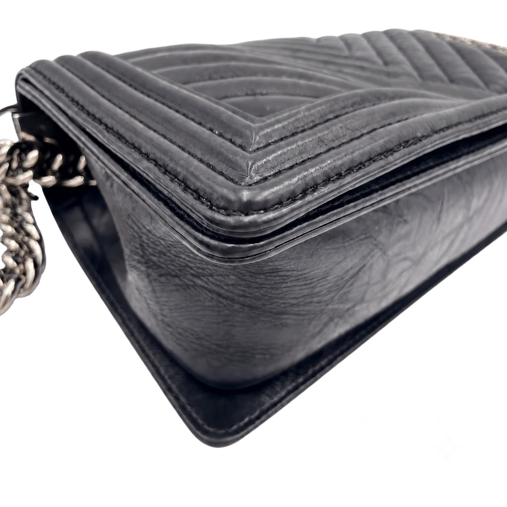 CHANEL ボーイシャネル Vステッチ シェブロン ショルダーバッグ A67086