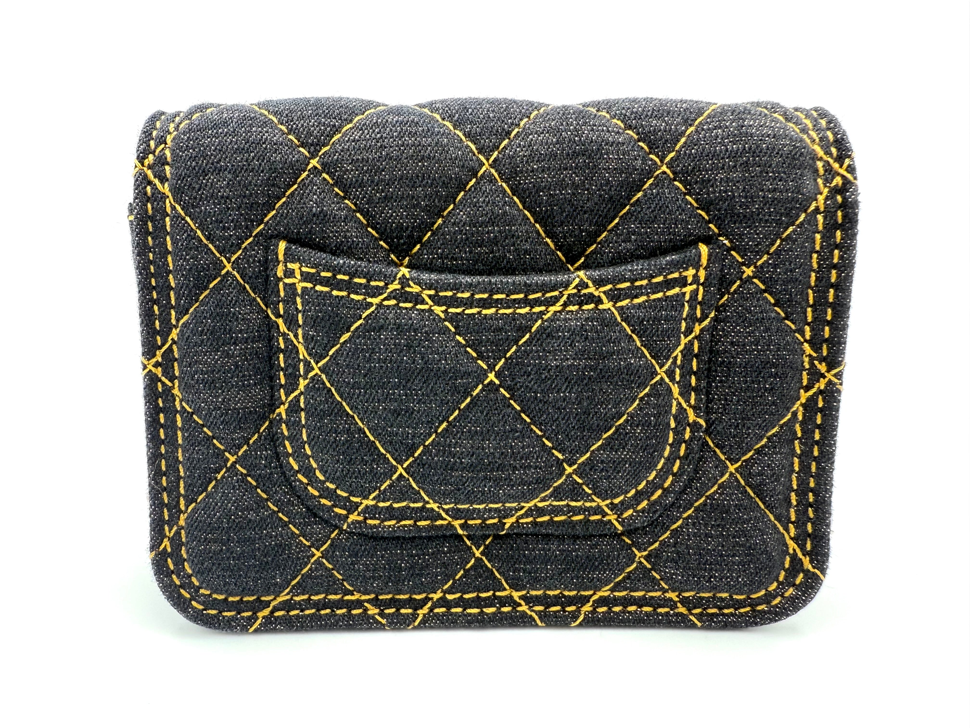 CHANEL ミニミニマトラッセ チェーンショルダーバッグ