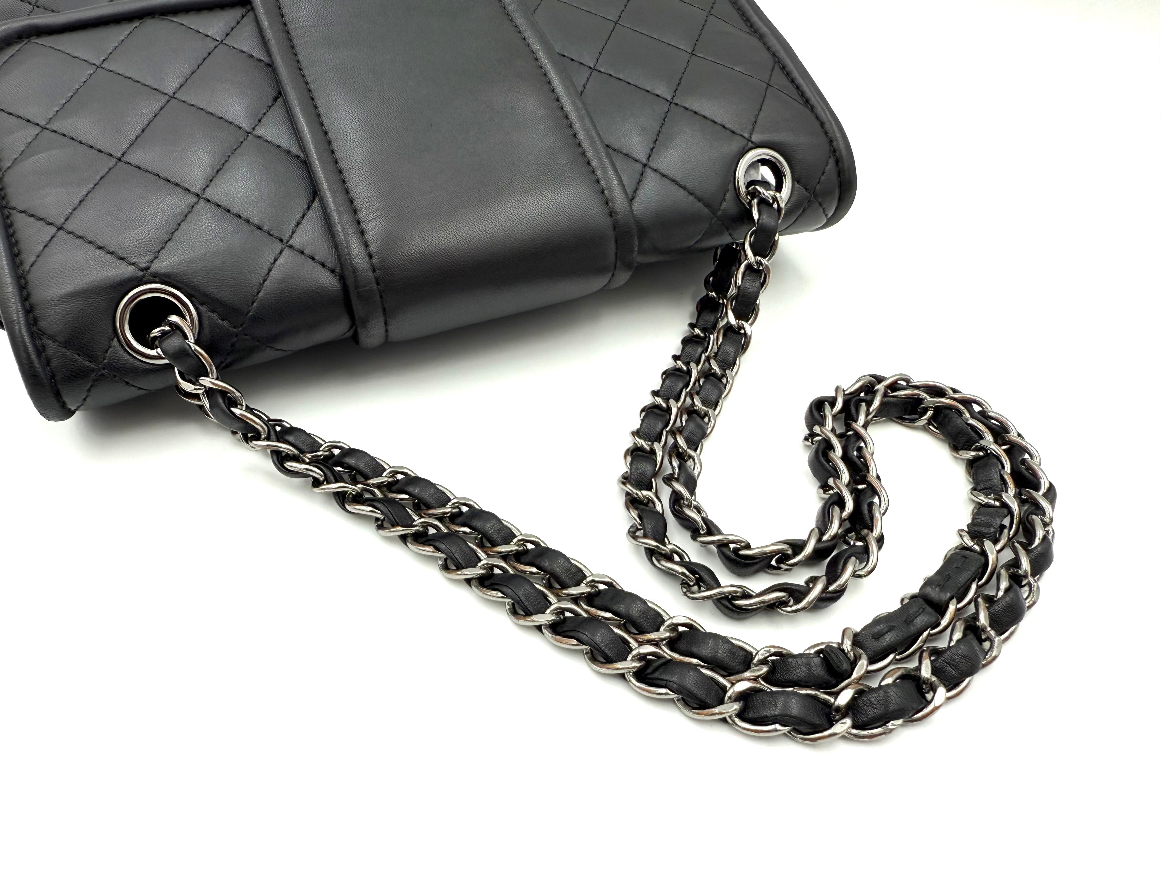 CHANEL マトラッセ チェーンショルダーバッグ
