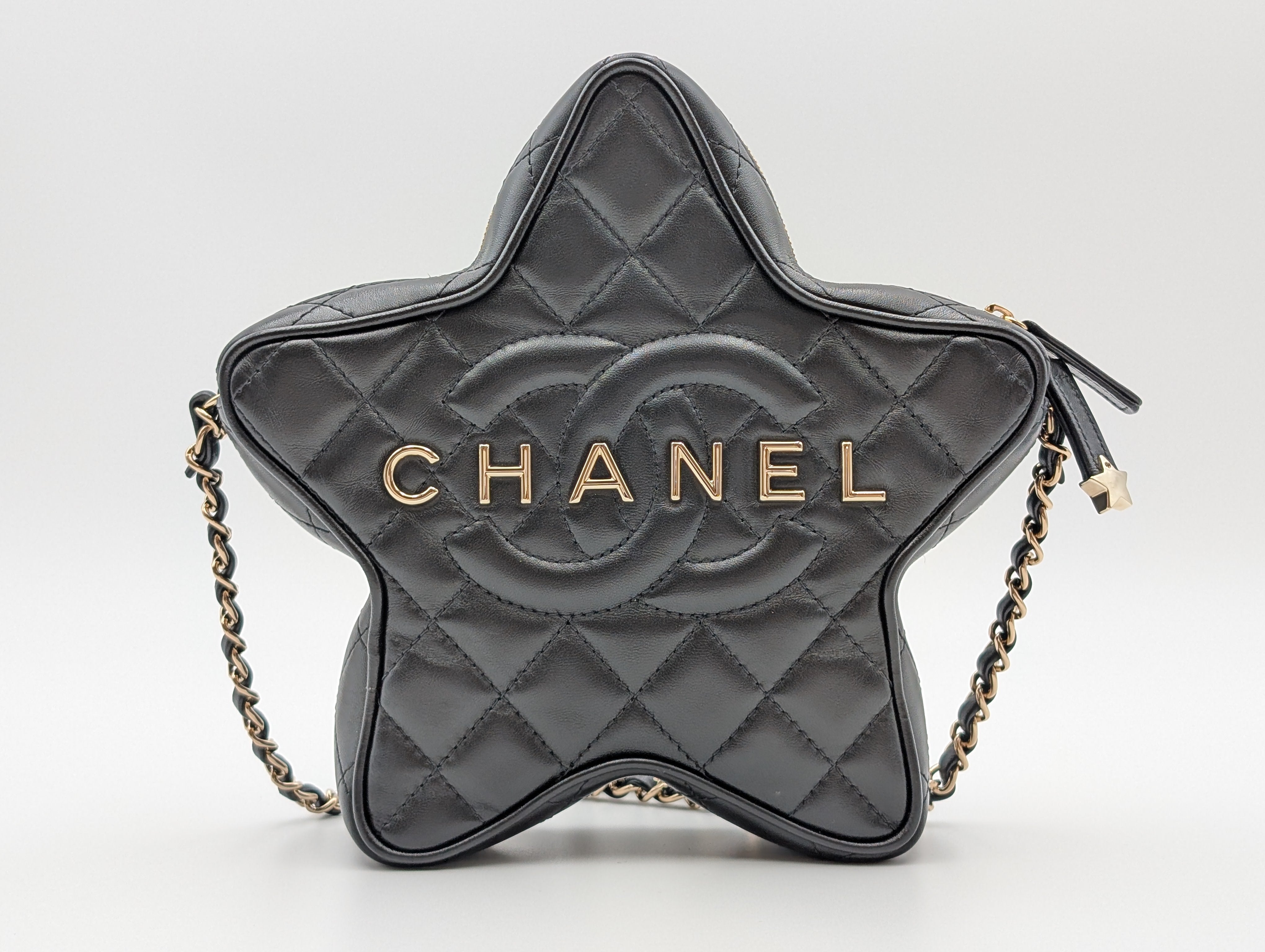CHANEL スターマトラッセ クルーズコレクション チェーンショルダーバッグ AS4579