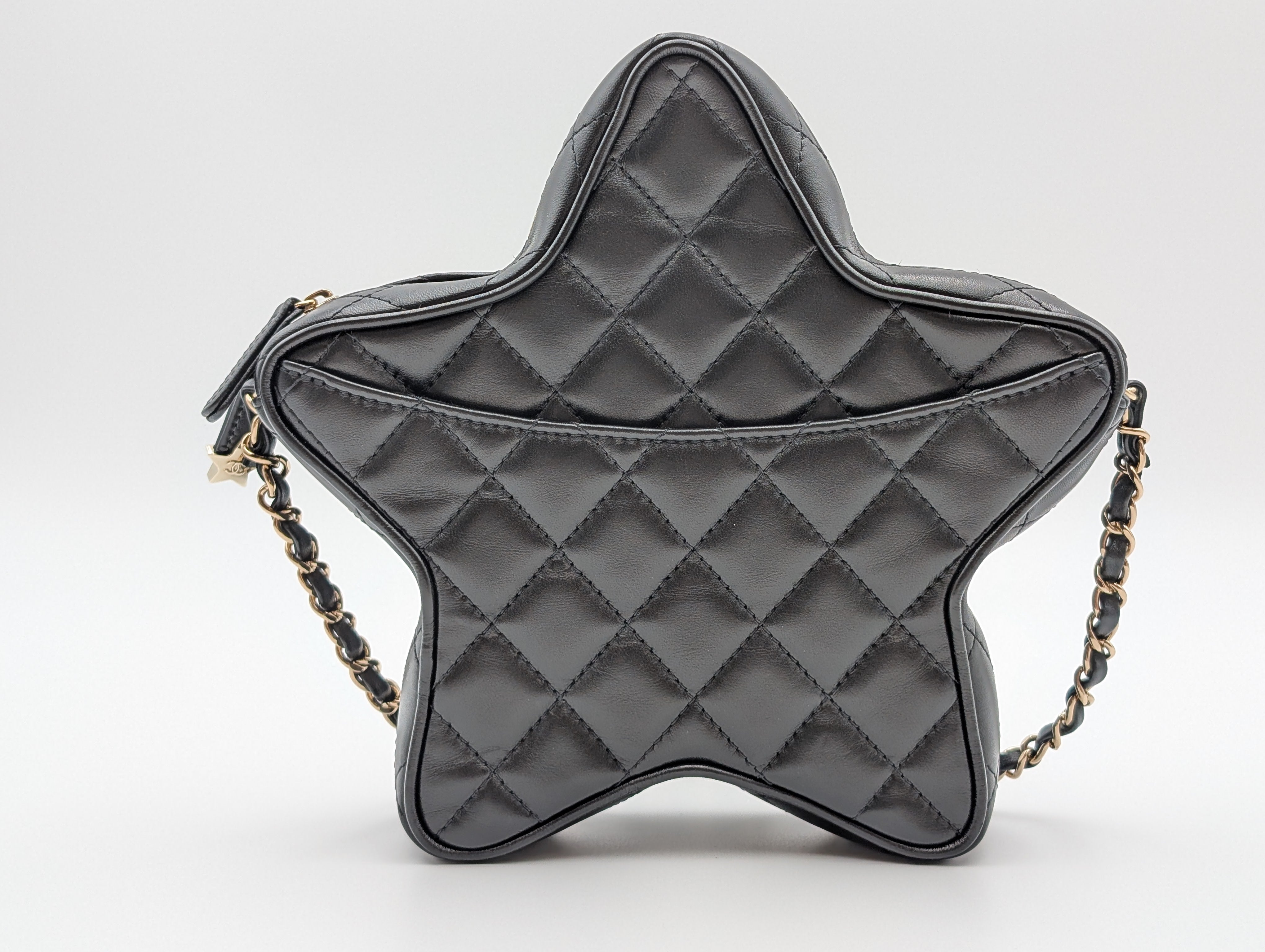 CHANEL スターマトラッセ クルーズコレクション チェーンショルダーバッグ AS4579
