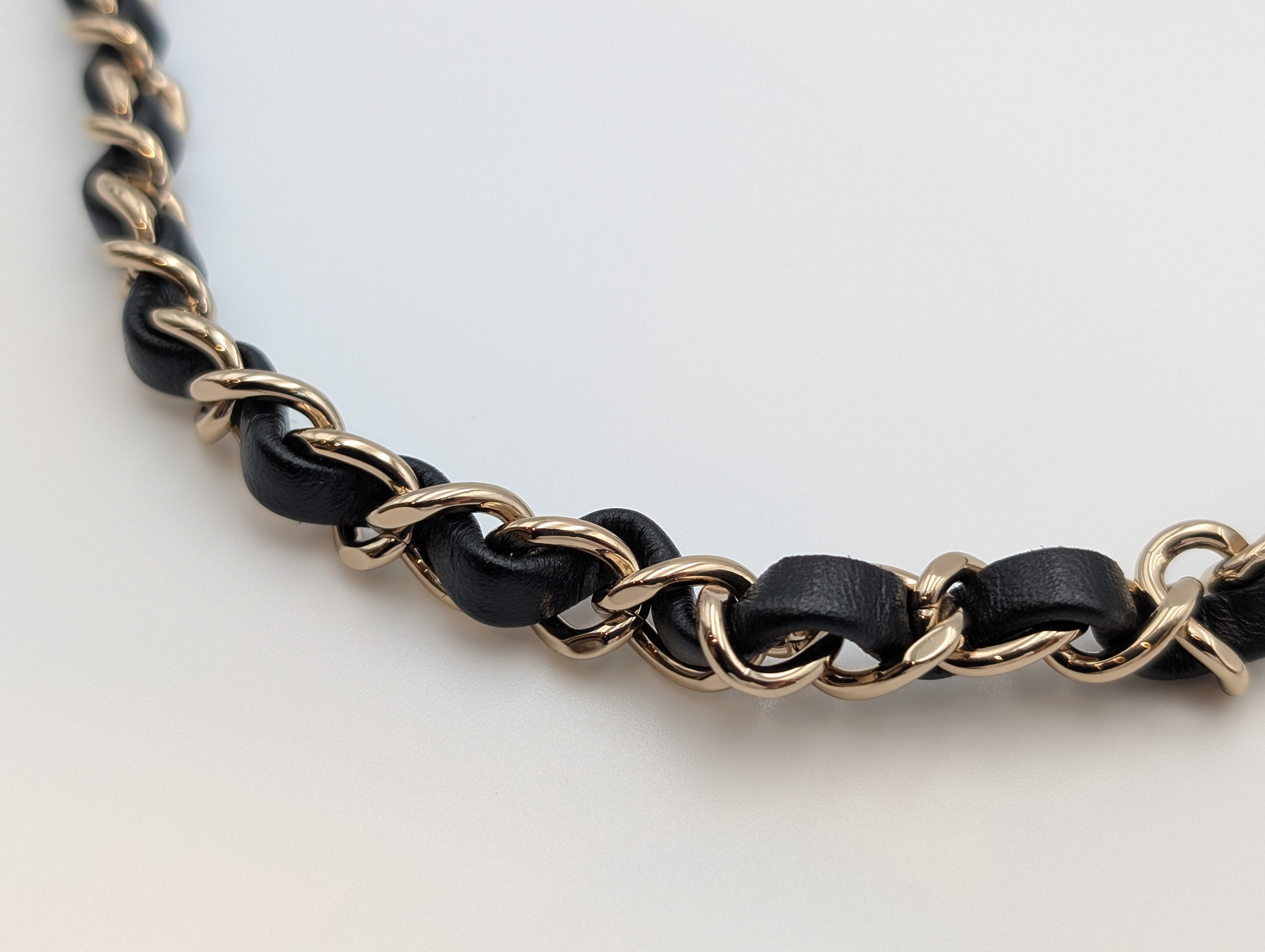 CHANEL スターマトラッセ クルーズコレクション チェーンショルダーバッグ AS4579