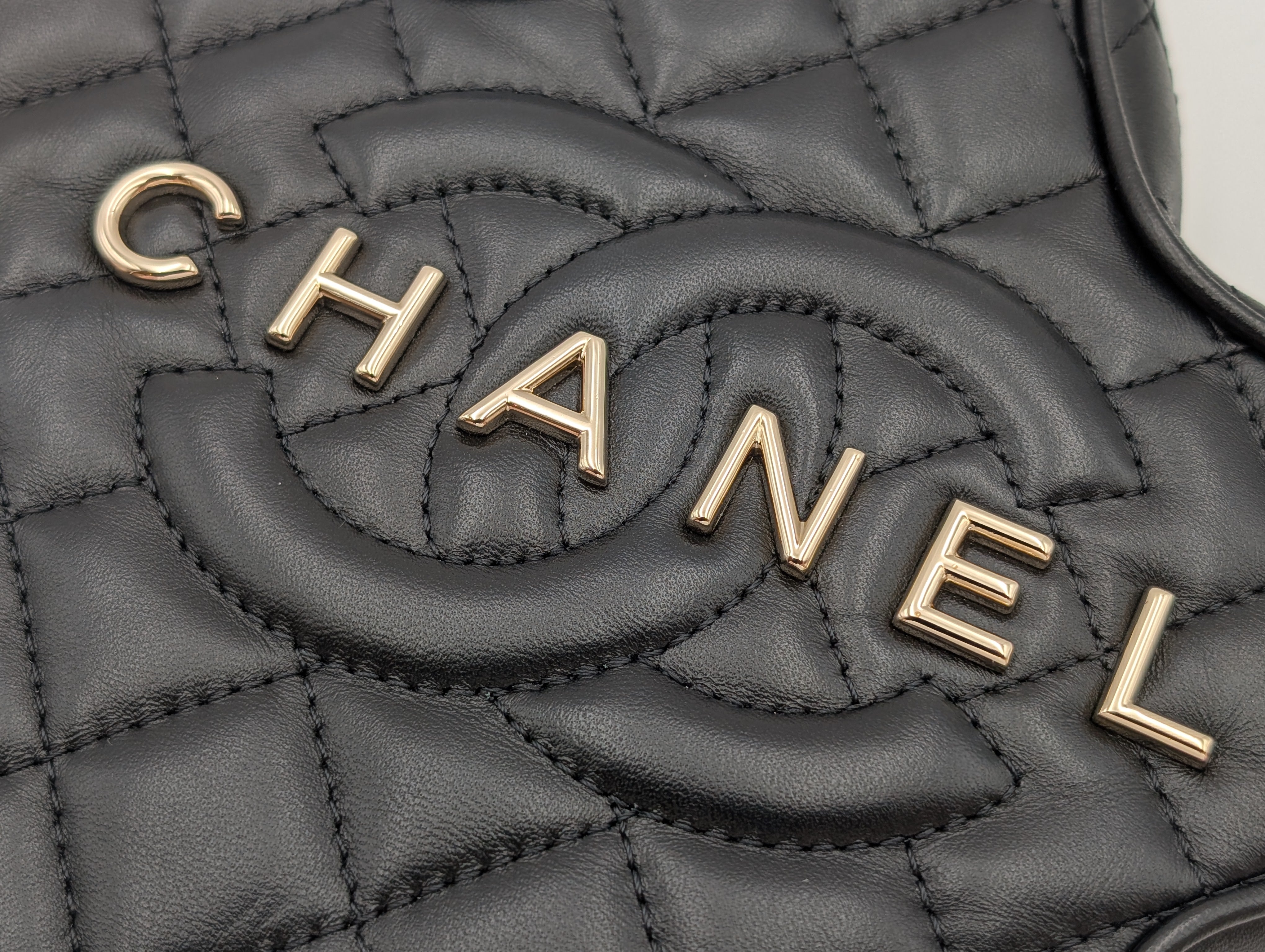 CHANEL スターマトラッセ クルーズコレクション チェーンショルダーバッグ AS4579