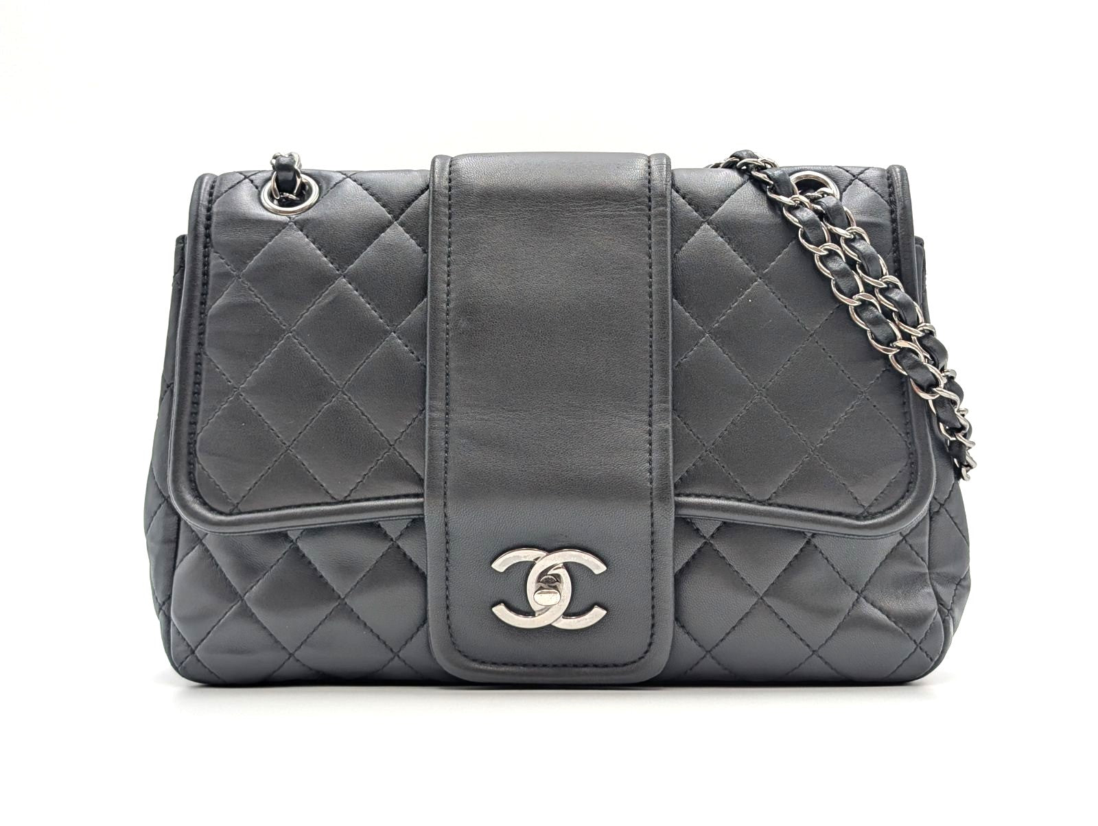 CHANEL マトラッセ チェーンショルダーバッグ