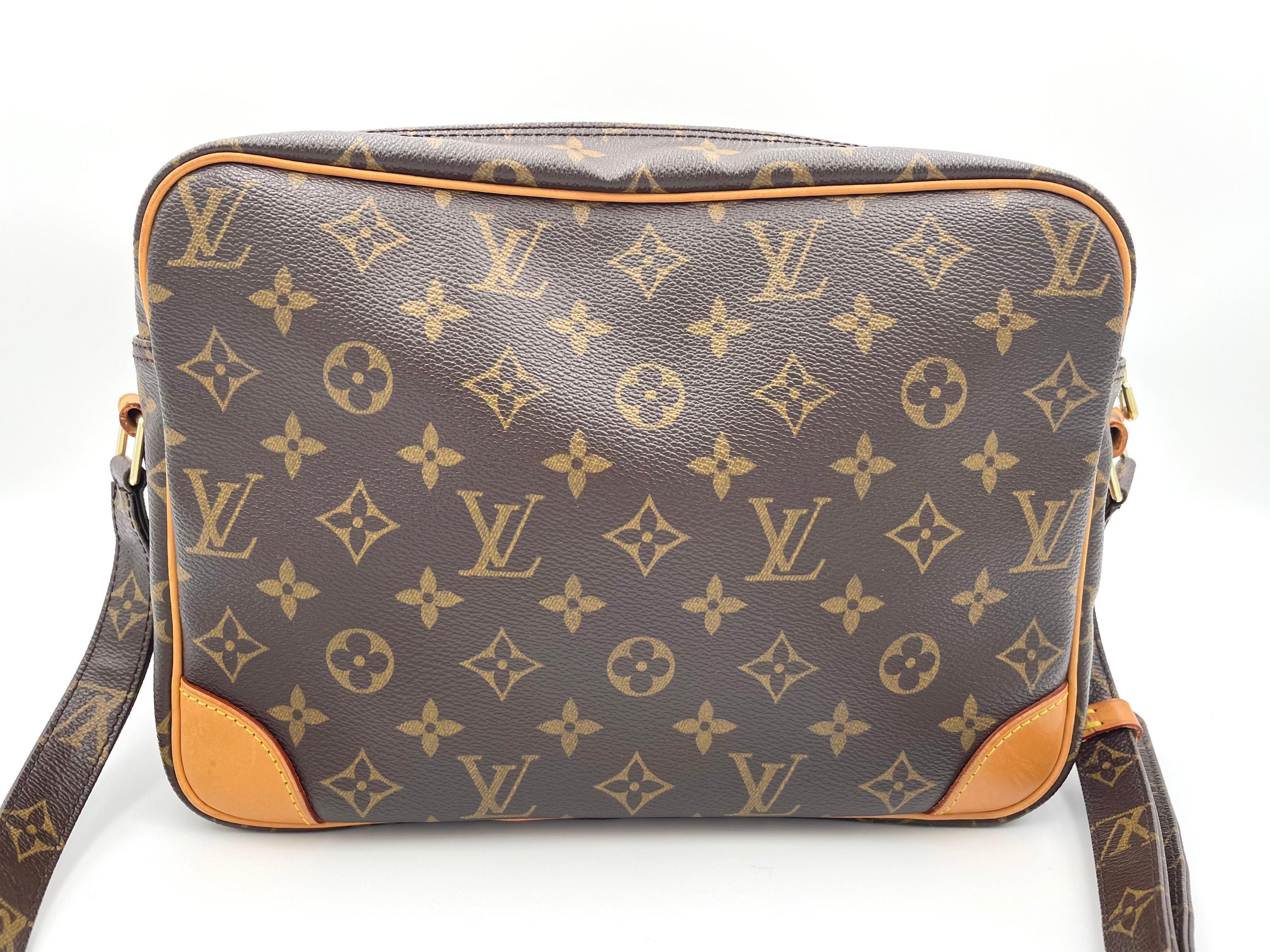 LOUIS VUITTON ナイル ショルダーバッグ  M45244