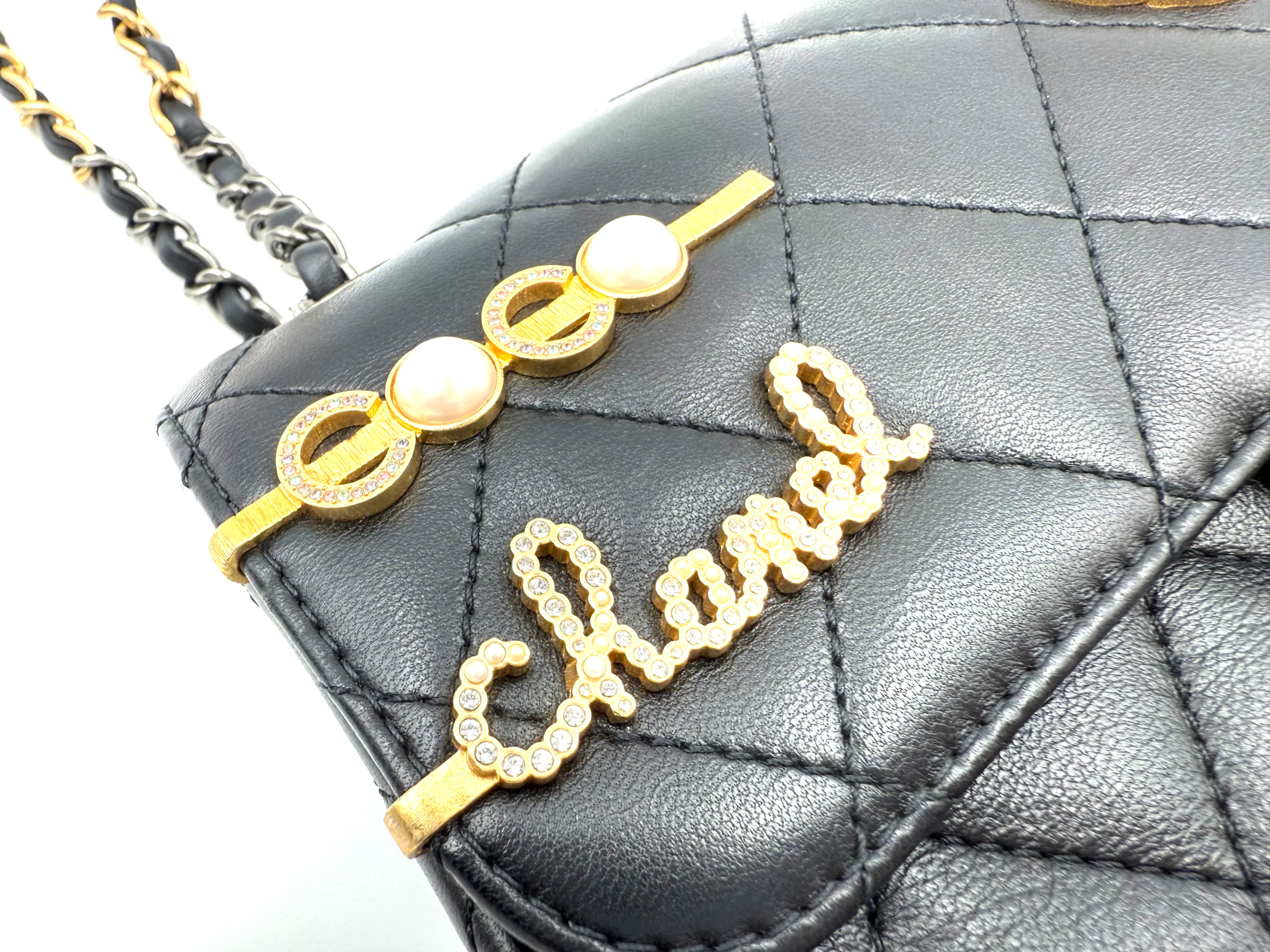 CHANEL マトラッセ チェーンショルダーバッグ チャーム付