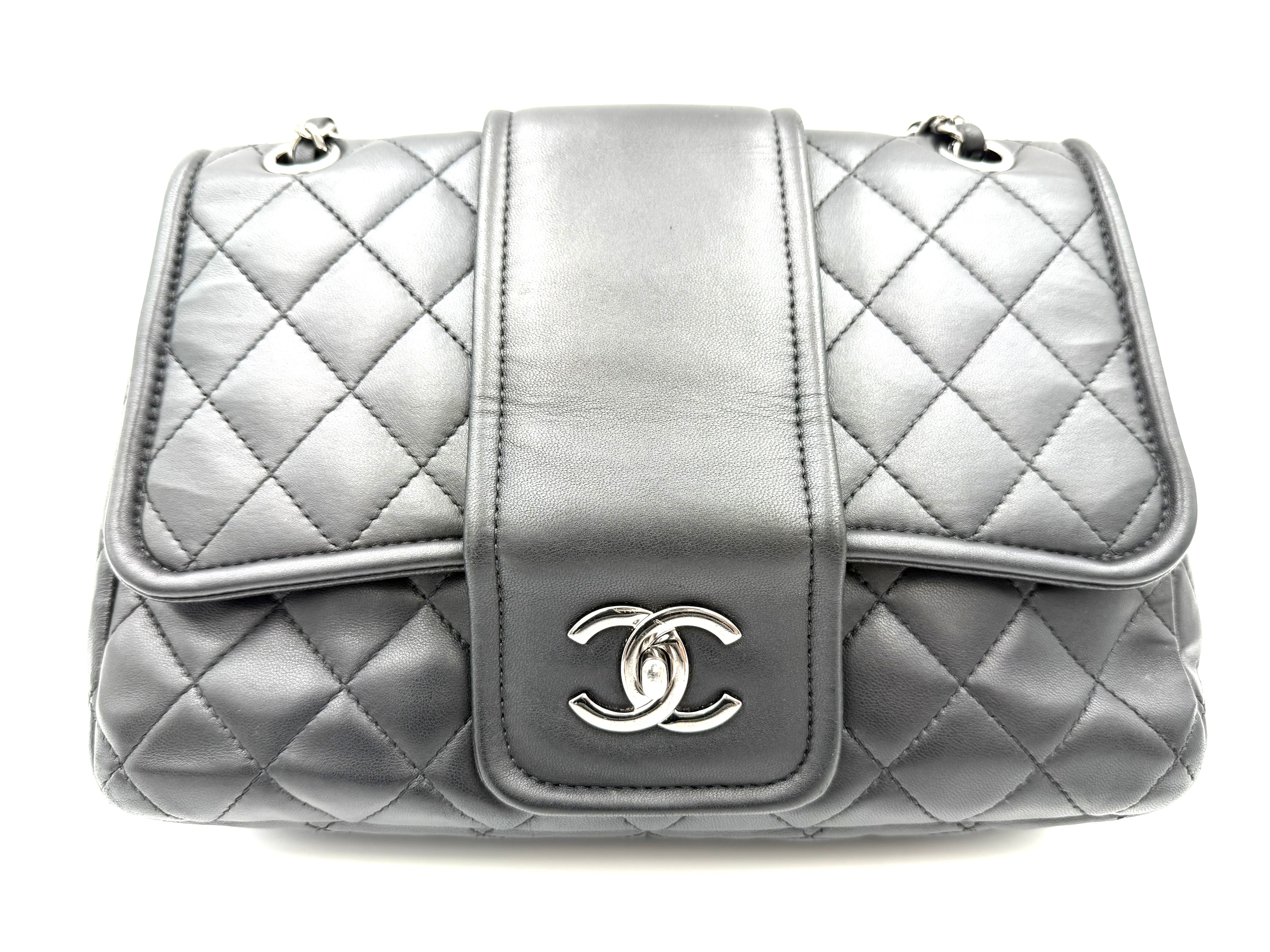 CHANEL マトラッセ チェーンショルダーバッグ