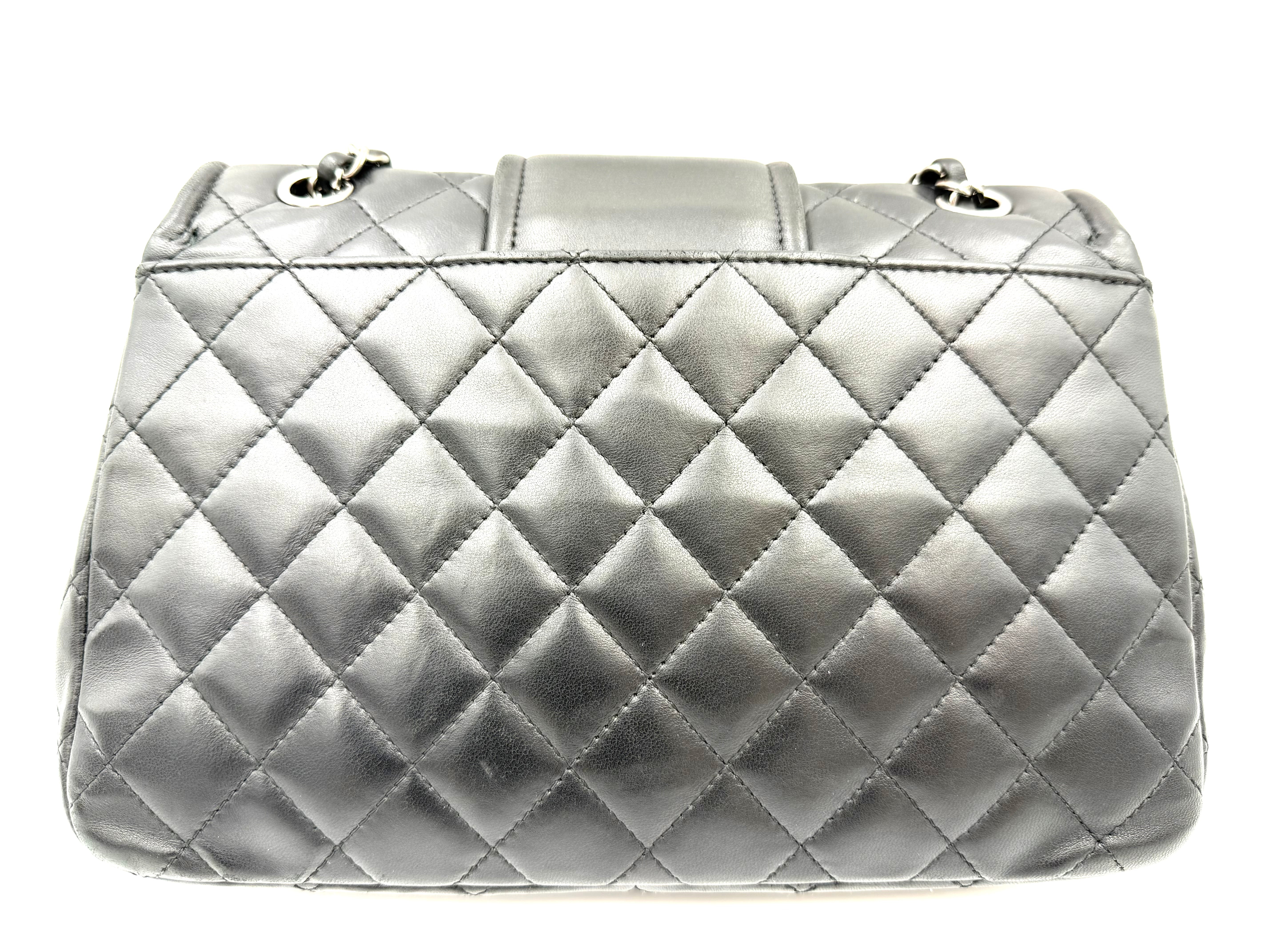 CHANEL マトラッセ チェーンショルダーバッグ