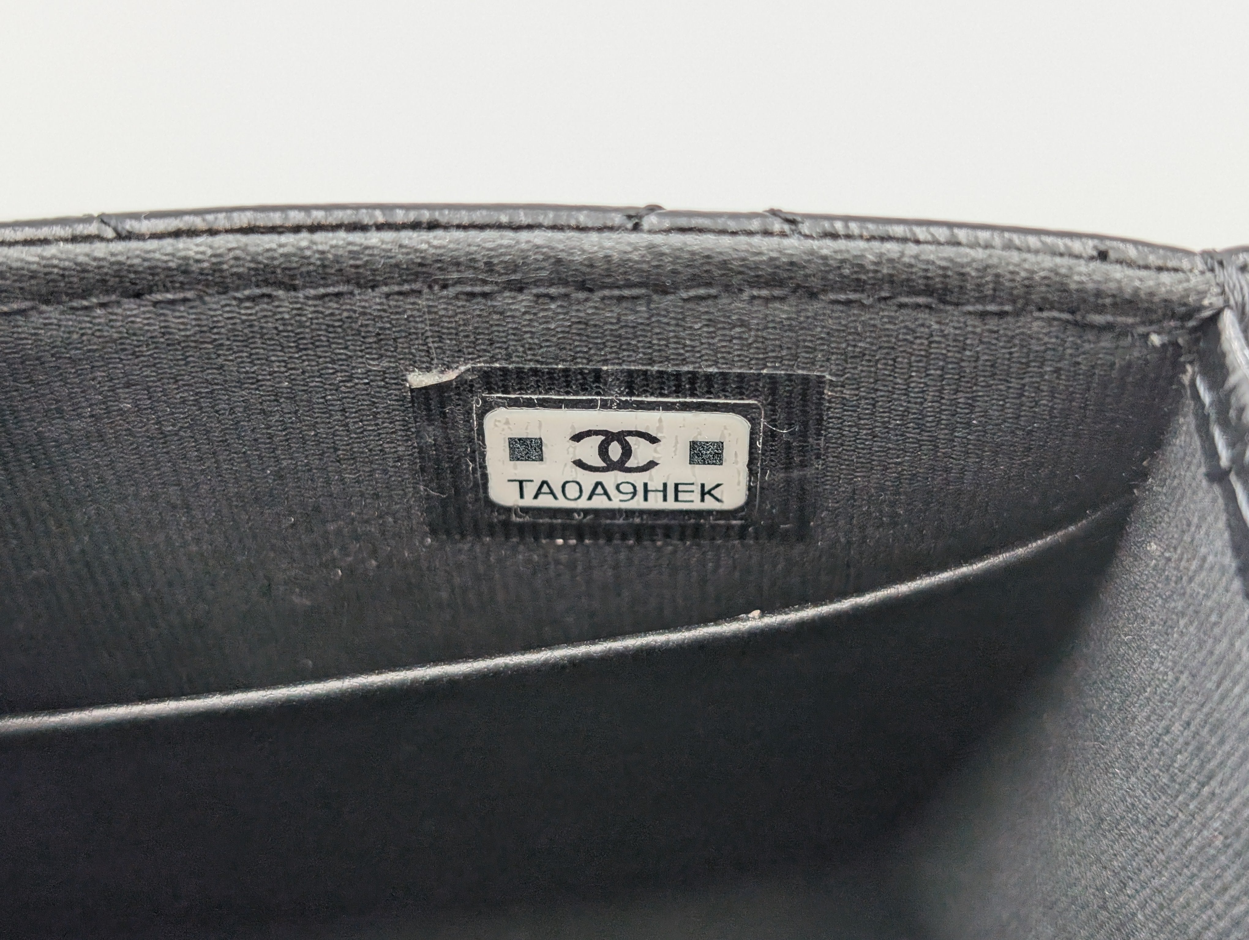 CHANEL シャイニーラムスキン パールハンドルバッグ