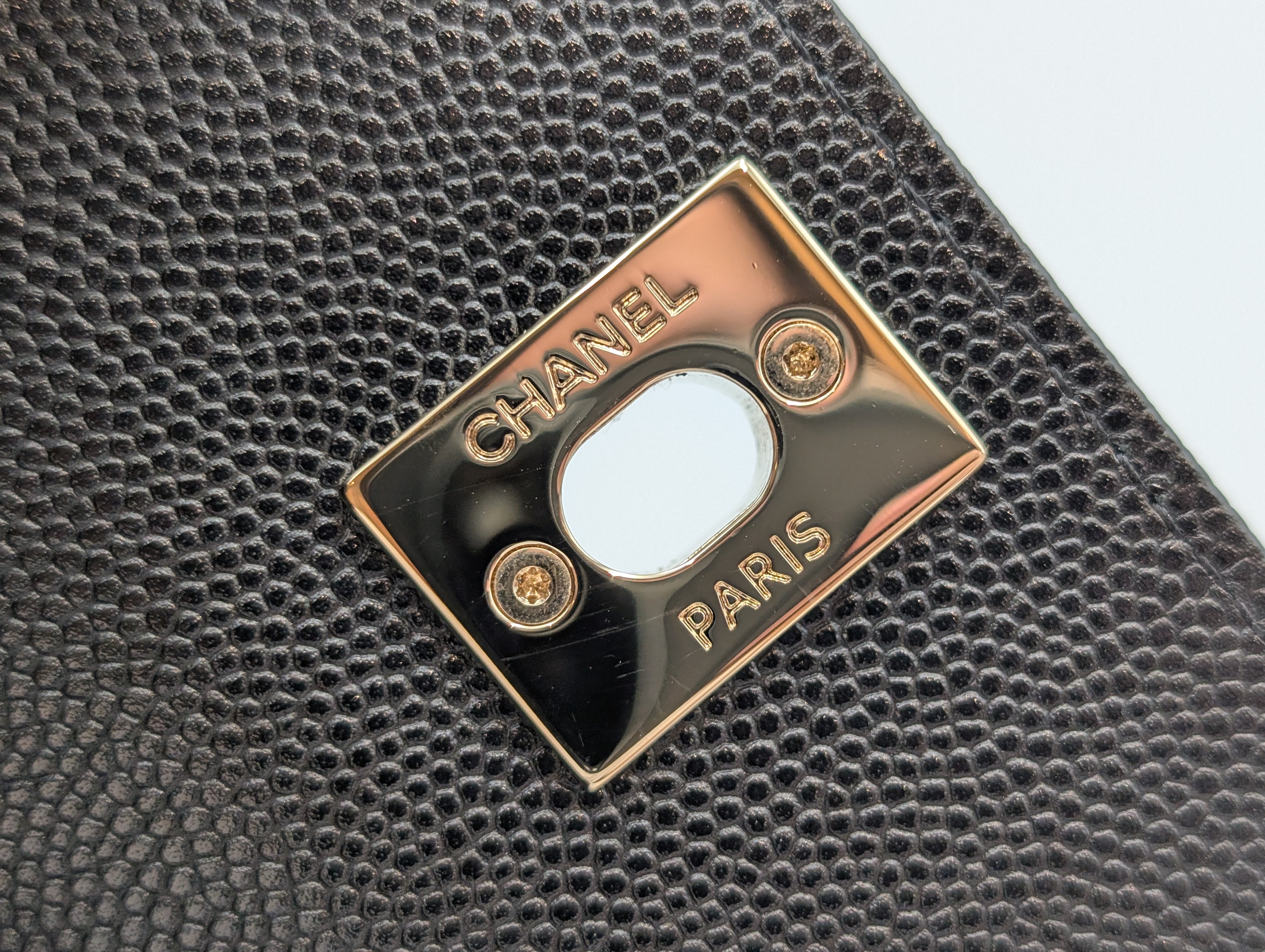 CHANEL エクストラミニ ココハンドル チェーンクラッチバッグ